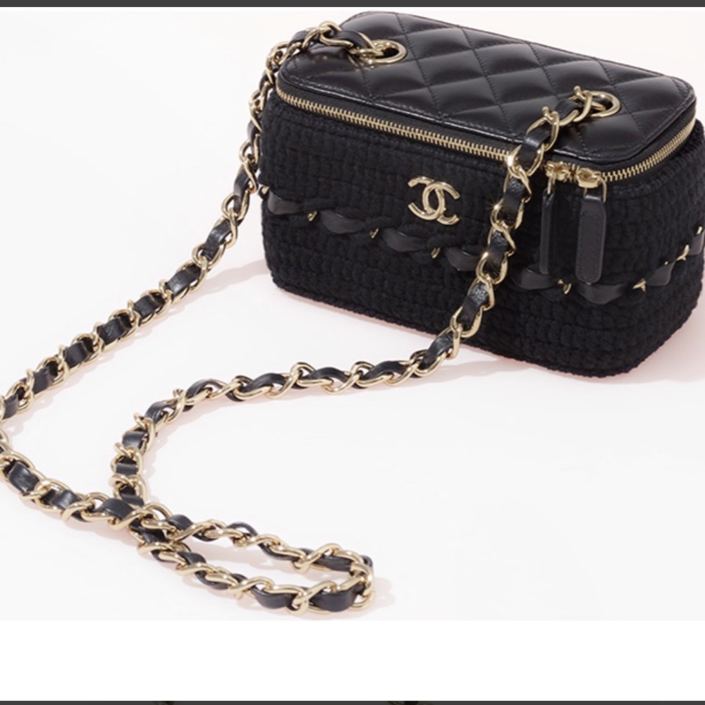 CHANEL 2022 Crochet Vanity Case